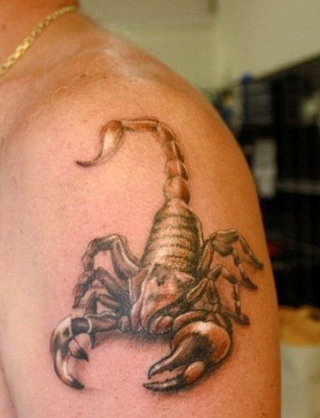 Realus 3D skorpiono tatuiruotės dizainas ant kairės rankos