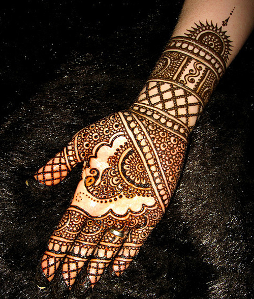 Delnų ir rankų Mehndi dizainas Asha Savla