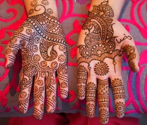 Įvairių stilių Asha Savla Mehndi dizainas