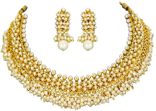 Dizainerio tradicinis perlas su auksiniais karoliais