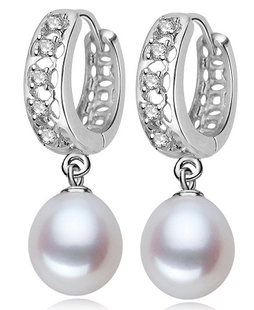 Deimantiniai perlų auskarai