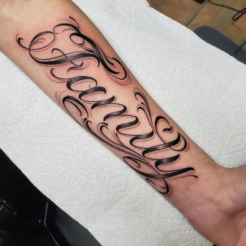 Geriausi raidžių tatuiruočių dizainai 4