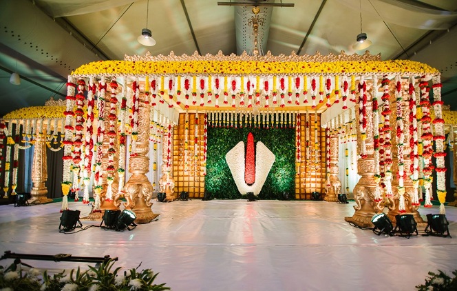 Indijos vestuvių priėmimo salės dekoravimo idėjos