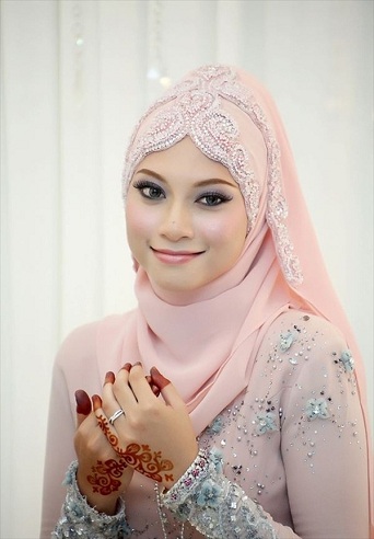 Išgalvotas šilko vestuvių hidžabas