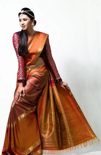 Tamilų stiliaus Nalli Saree