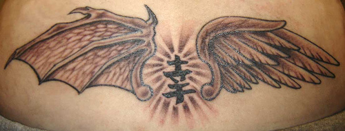 Sparnuota Kanji tatuiruotė