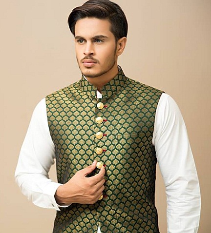 Jamawar liemenė su Salwar Kameez