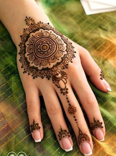 nugaros ranka Diwali Mehndi Design