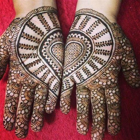 „Joining Hearts Palm Mehndi“