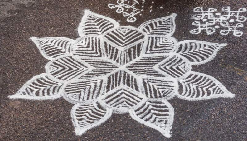 basit rangoli kolam