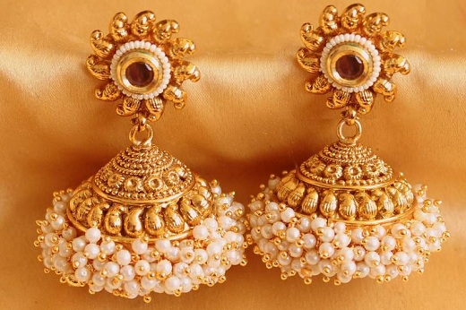 geleneksel-jhumka-inci-küpeler