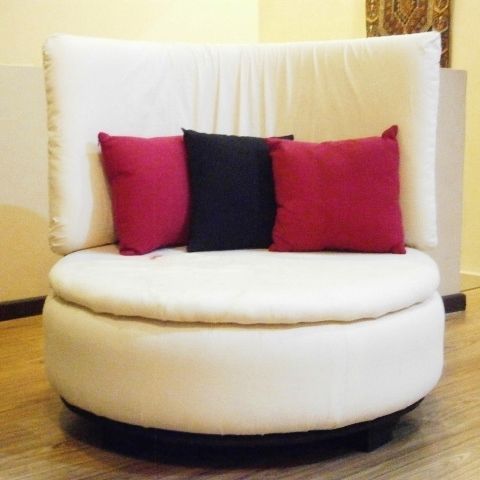 Apvali sofa