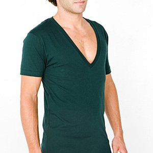 Marškinėliai su plačiu V formos kaklu