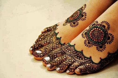 Meniniai pėdų Mehndi dizainai