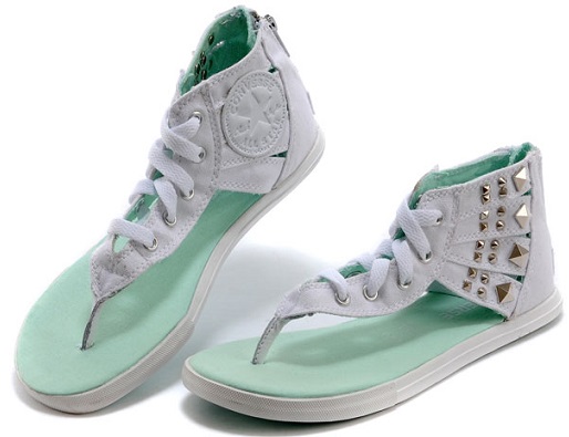Converse Chuck Taylor kadınlar için rahat ayakkabı tasarımı