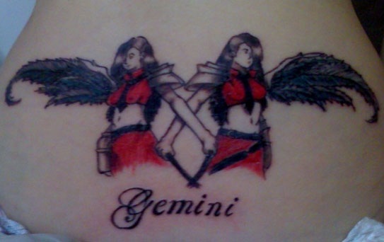 Dvynių seserų tatuiruočių dizainas