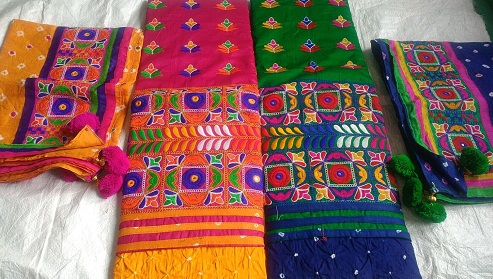Kutchi Bandhani Salwar kostiumas