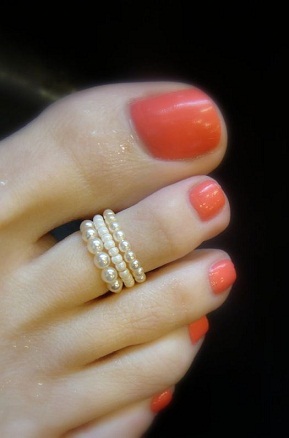Gražus perlų pirštų žiedas