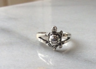 Vėžlio sidabrinio piršto žiedo dizainas