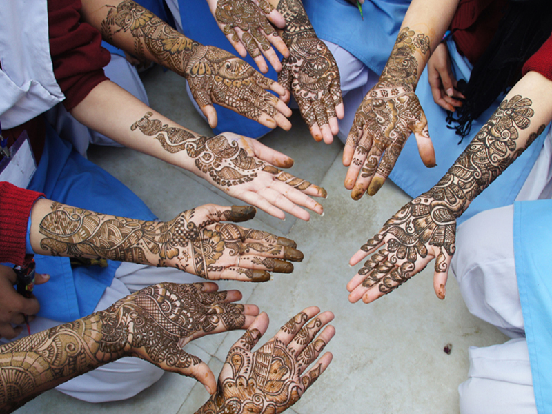 Profesionalūs Mehndi menininkai Indijoje