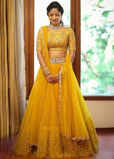 Geltona nuotaka Lehenga