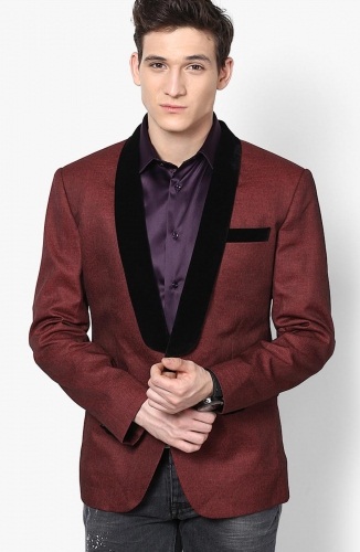 Maroon Blazer iš dizaino gamyklos