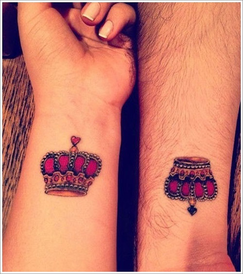 Poros karūnos tatuiruotės ant rankų