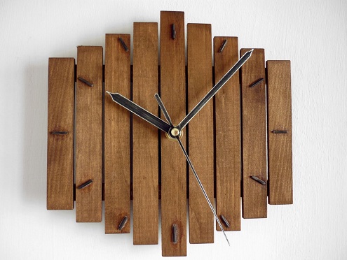 Medinių laikrodžių amatų idėja