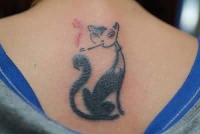 Juokingos mažų kačių dėmių tatuiruotės moterims