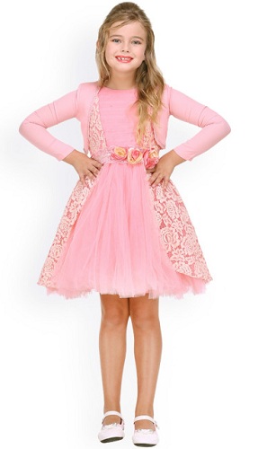 Rožinė puošta nėrinių suknelė