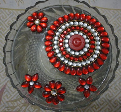 Kundan Rangoli Tasarımlı Yüzer Diya Tutucu