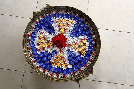 Suda Çiçek Yüzen Rangoli Tasarımları