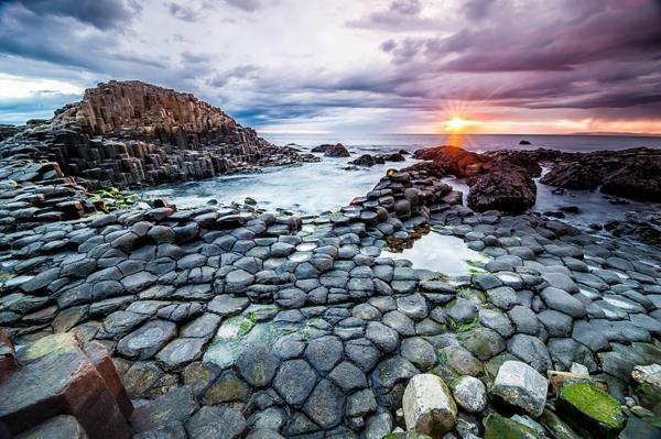 πιο όμορφες παραλίες παγκοσμίως πέτρες της Ιρλανδίας