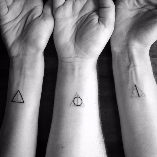 170 δημιουργικές ιδέες και εμπνεύσεις τατουάζ αδελφών αδελφών Χάρι Πότερ διαμορφώνει τρίγωνο κύκλο γραμμή τρεις