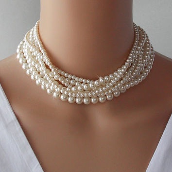 „Multi Pearls Strand Choker“