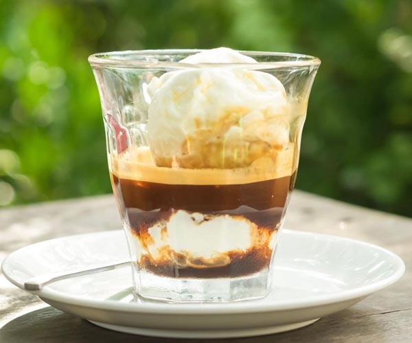 Affogato kahvesi