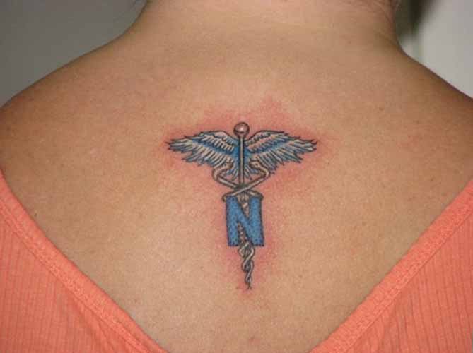 Caduceus ile N Harfi Dövme
