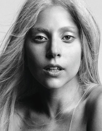 Lady Gaga be makiažo 13