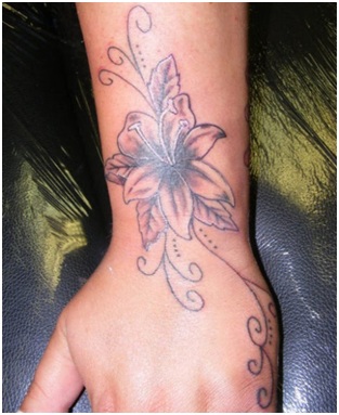 Gėlių tatuiruočių dizainas vaikams