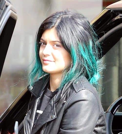 Kylie Jenner be makiažo 13