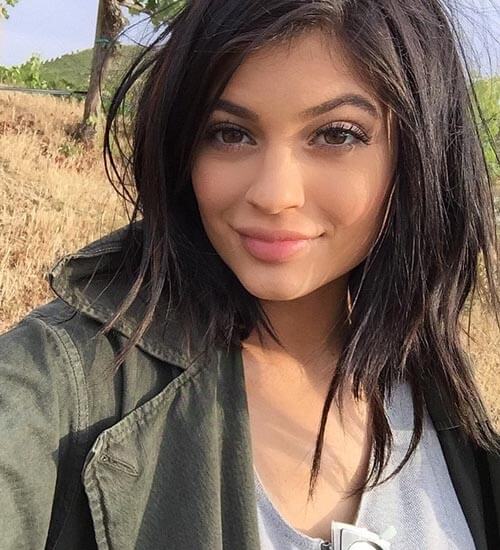 Kylie Jenner be makiažo 20