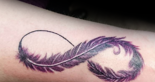 „Infinity Feather“ tatuiruotė