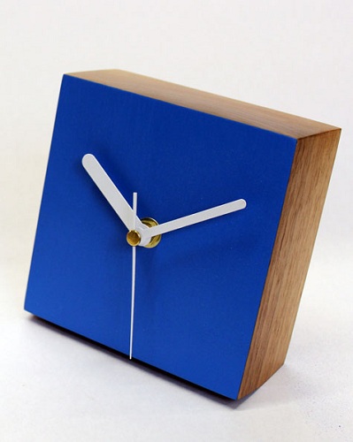 Masif Ahşap Kare Şekilli Dekoratif Masa Saati Tasarımı