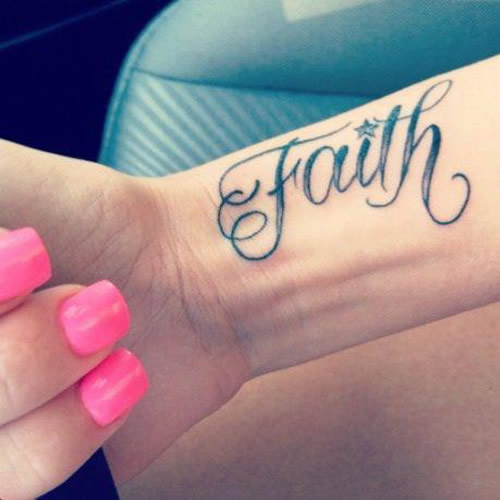 Tikėjimo riešo tatuiruotės moterims