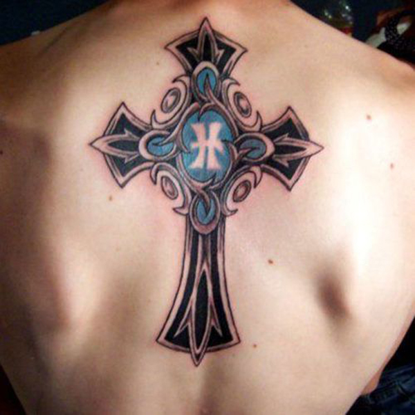 Nukryžiuotojo H raidės tatuiruotė ant nugaros