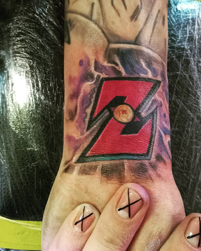 Ryškus Z raidės tatuiruotės dizainas
