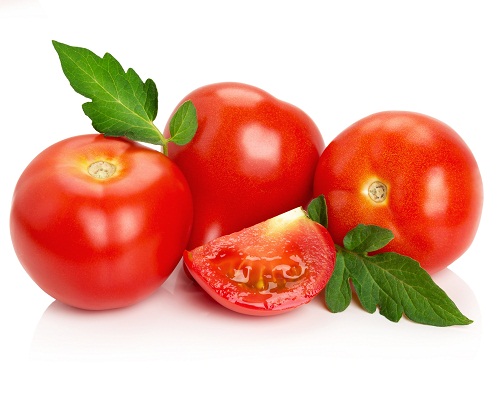 Naminiai grožio patarimai veido balinimui - pomidorų ir agurkų pakuotė