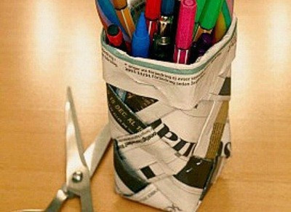 Laikraščio rašiklio stovo amatas