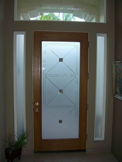 Pagrindinių durų stiklo dizainas