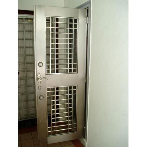 Švelnaus plieno saugos durų dizainas